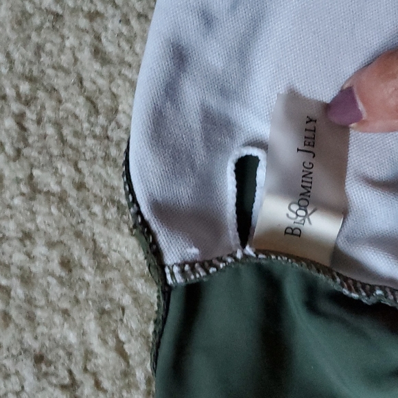 Bikini - Picture 5 of 5